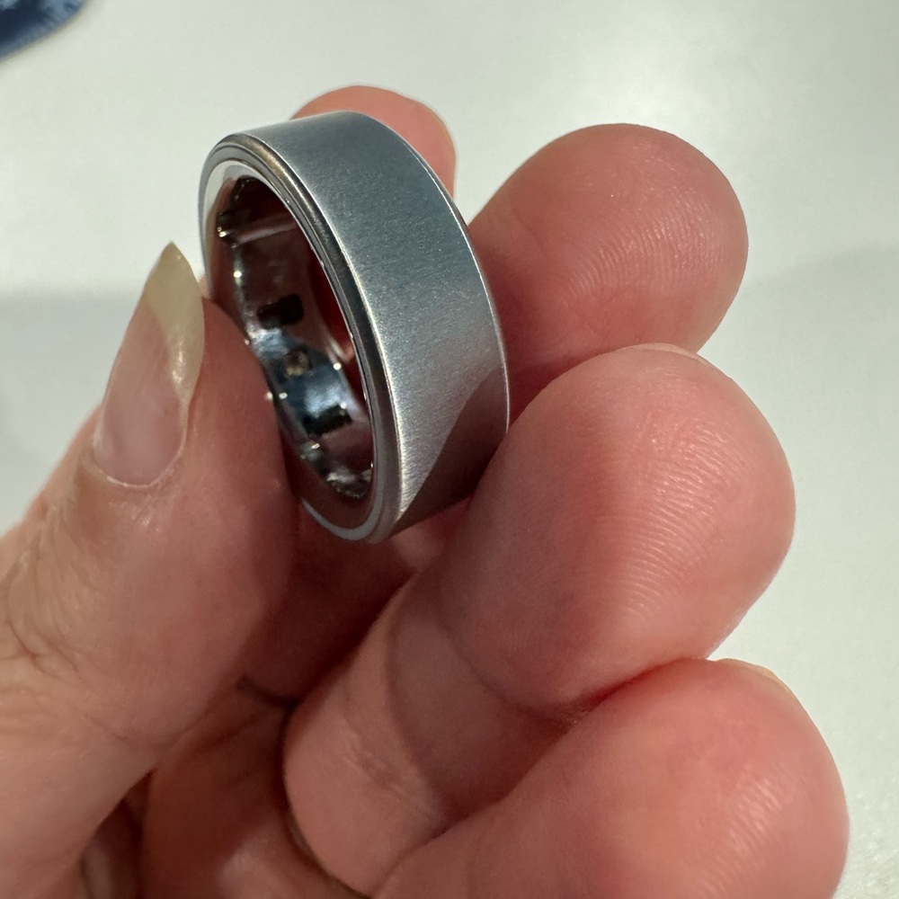 Oura Matte Silver Smart Ring